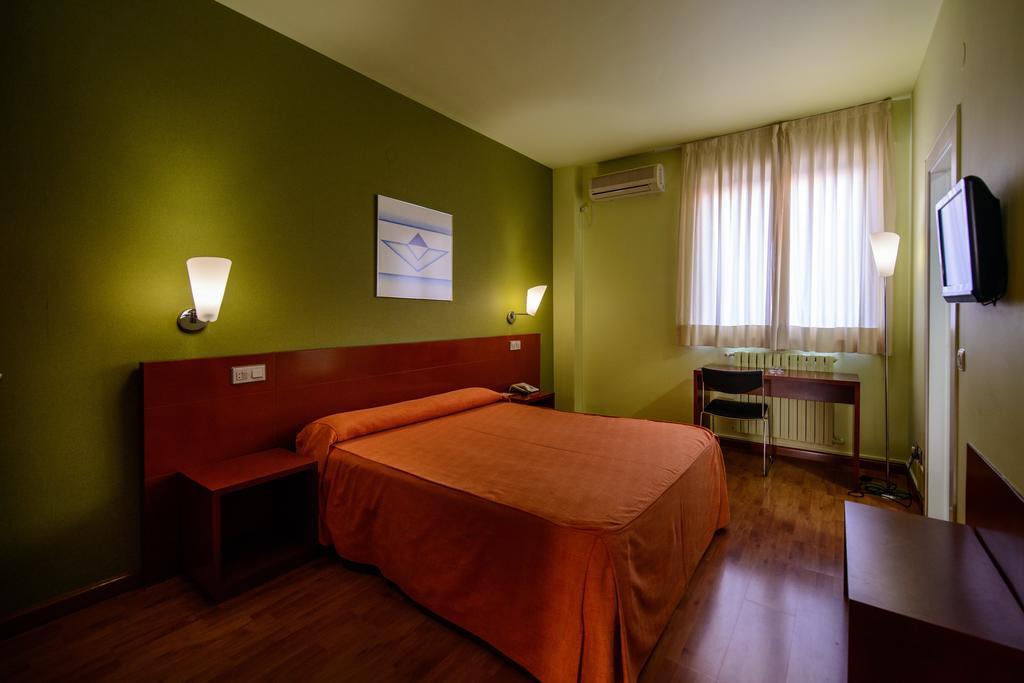 Hotel El Paso Honroso ออสปิตาล เด ออร์บีโก ห้อง รูปภาพ