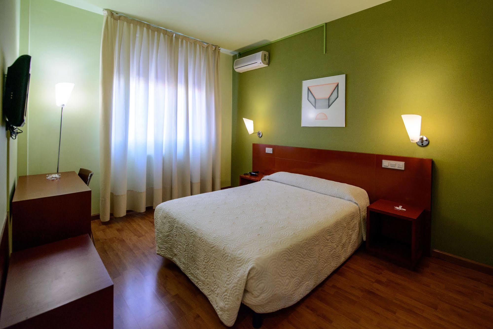Hotel El Paso Honroso ออสปิตาล เด ออร์บีโก ภายนอก รูปภาพ