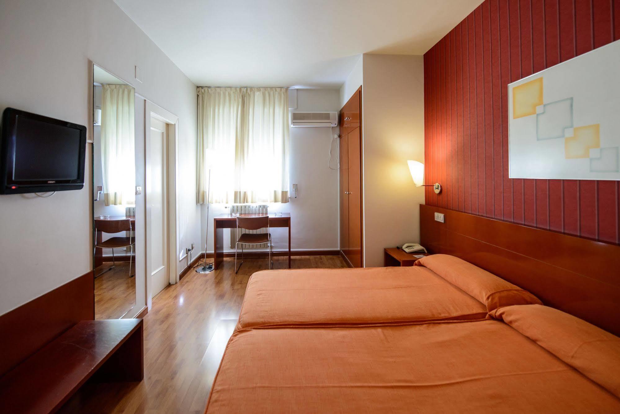Hotel El Paso Honroso ออสปิตาล เด ออร์บีโก ภายนอก รูปภาพ