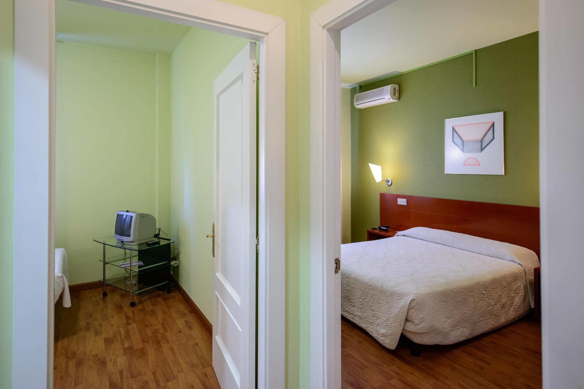 Hotel El Paso Honroso ออสปิตาล เด ออร์บีโก ภายนอก รูปภาพ