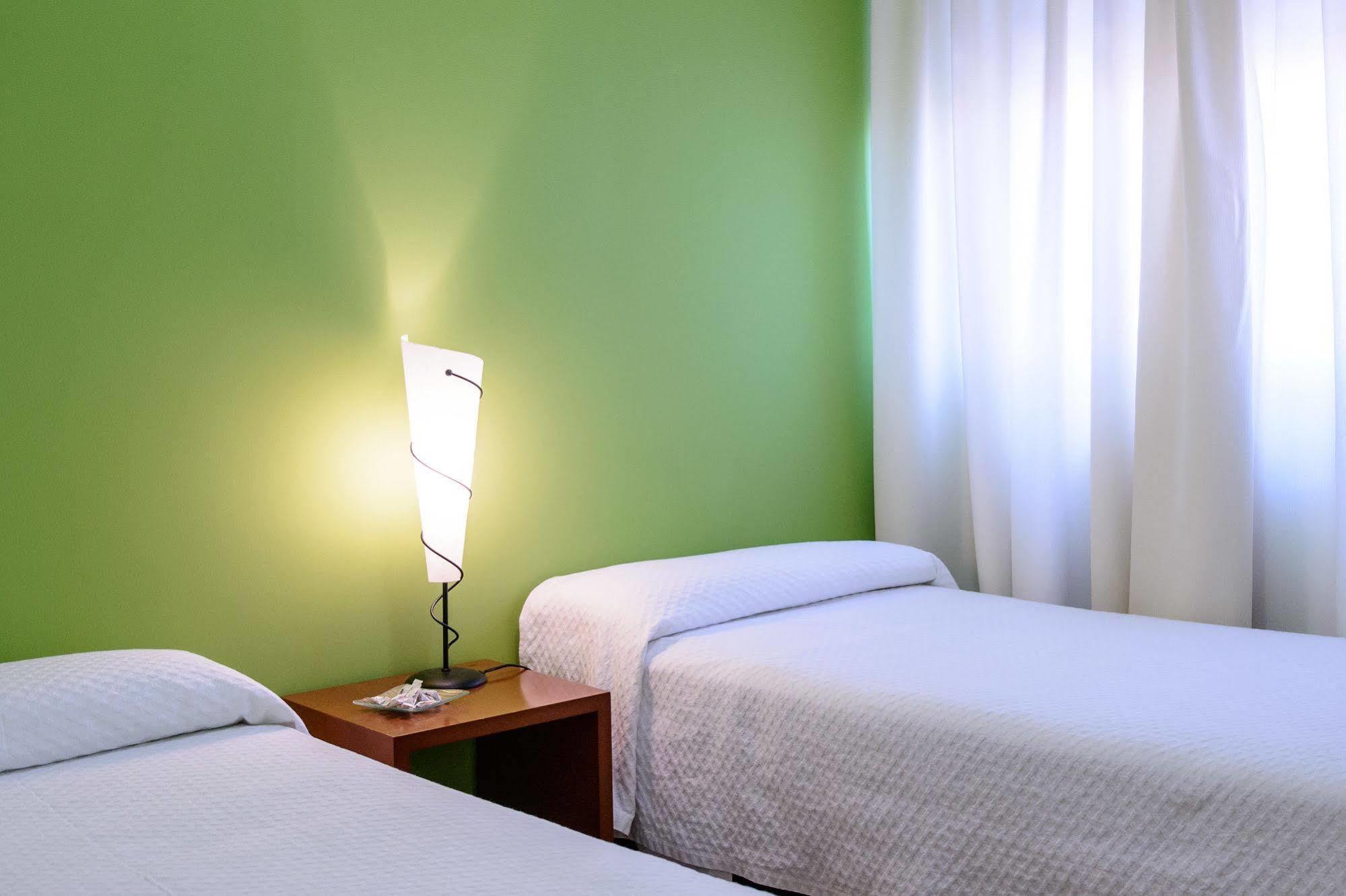 Hotel El Paso Honroso ออสปิตาล เด ออร์บีโก ภายนอก รูปภาพ