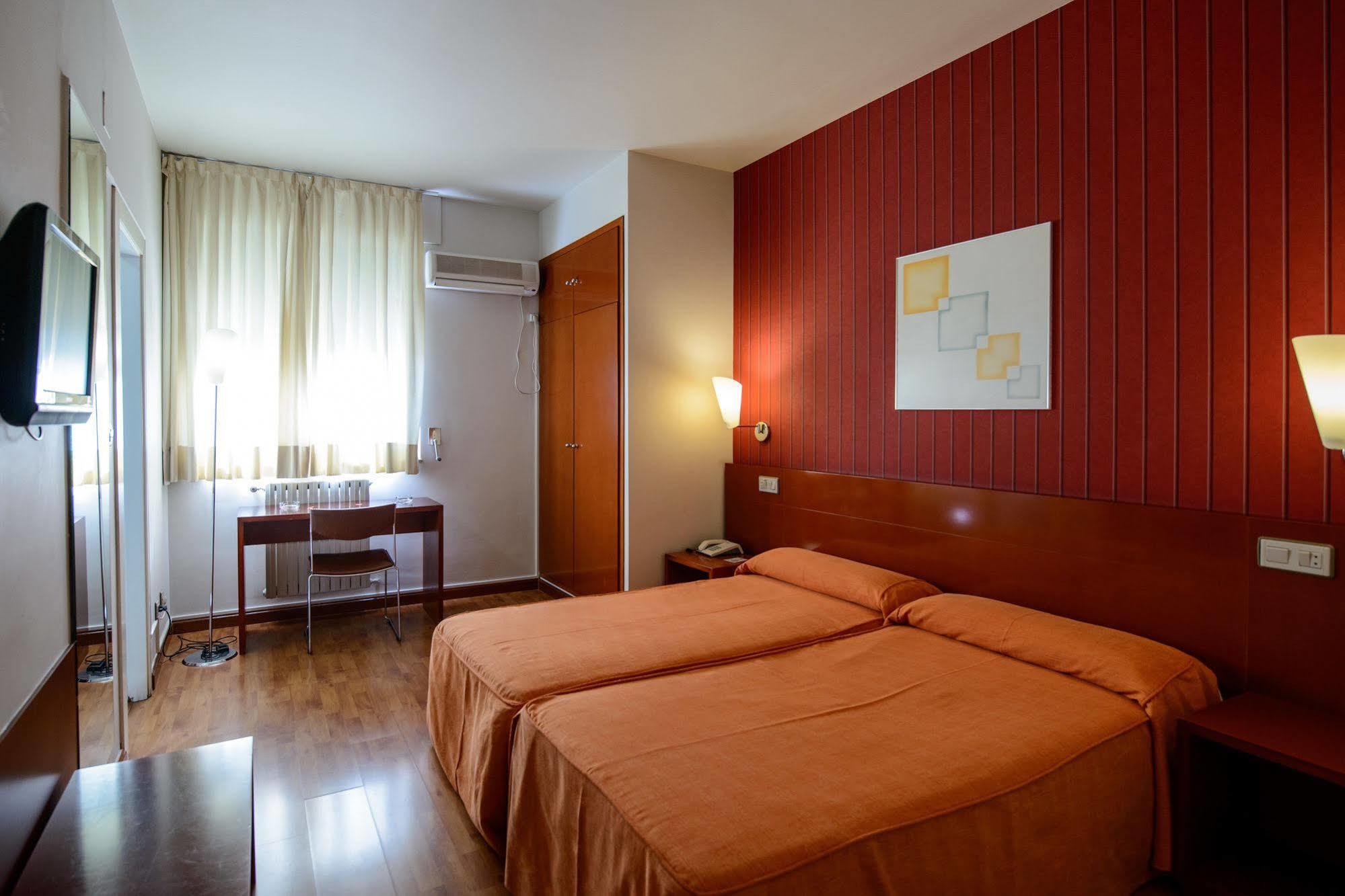 Hotel El Paso Honroso ออสปิตาล เด ออร์บีโก ภายนอก รูปภาพ